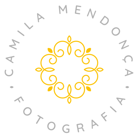 Logo de Camila Mendonça - Fotógrafa de Família, Gestante, parto e Documental